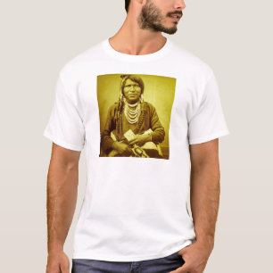 Ute-Indianer mit Pistole Vintage T-Shirt