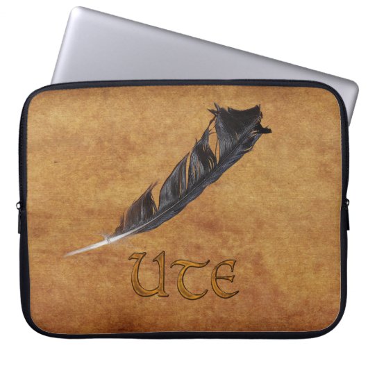 UTE Native American Feather Laptop Sleeve (Vorderseite)
