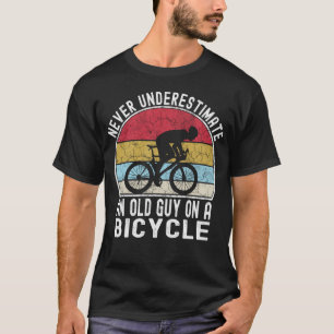 Uunterschätze niemals einen alten Mann auf einem F T-Shirt