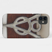 V8-Chrom-Emblem-Leder und Holz Case-Mate iPhone Hülle (Rückseite (Horizontal))