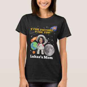 V für Sieg V für Spaß Astronaut Jungen Geburtstag T-Shirt