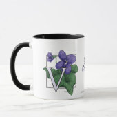 V für Veilchen-Blumen-Monogramm Tasse (Links)