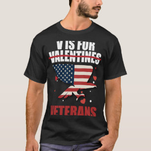 V ist für Veteranen Valentinstag für Vets US Flag T-Shirt