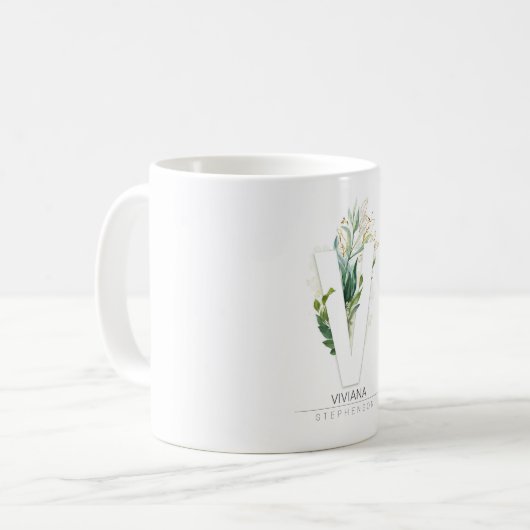 V Monogram Gold Greenery Blätter Eleganter Name Kaffeetasse (Vorderseite Links)
