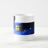 V Monogramm benutzerdefinierte Tasse (Mittel)