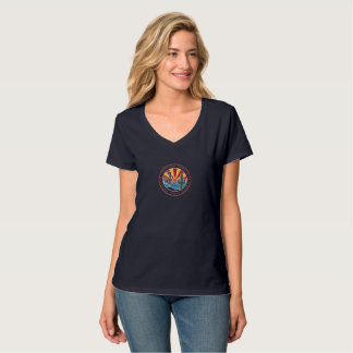 V-Neck Shirt mit primärem PortAZ Logo