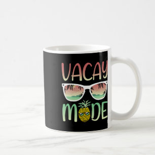 Vacay Mode Funny Ananas mit Stümpfen im Vacay-Modu Kaffeetasse