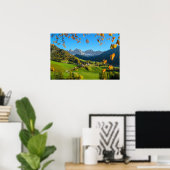 Val di Funes Tal mit Herbstblättern Poster (Heimbüro)