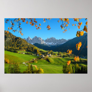 Val di Funes Tal mit Herbstblättern Poster