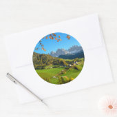 Val di Funes Tal mit Herbstlauben rund Aufkleber (Umschlag)