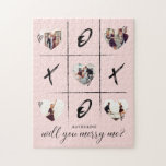 Valentinas Heiratsvorschlag wird mir XO gefallen Puzzle<br><div class="desc">Pop die Frage am valentiner Tag mit unserem lustigen und trendigen, wirst du mich heiraten? maßgeschneidertes 5-Foto-Layout-Puzzle. Unser Design bietet Ihnen ein lustiges Design mit Herz-Formen, damit Sie Ihre eigenen Bilder hinzufügen können. "Heiraten Sie mich?" ist in einem trendigen, schwarzen typografischen Design entworfen. Angepasst mit dem Namen des Empfängers für...</div>