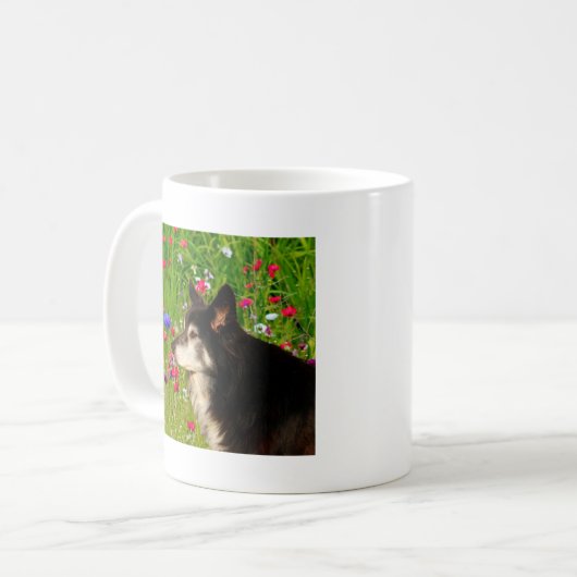 Valentine Border Collie mit wunderschönen Blume Kaffeetasse (Vorderseite Links)