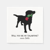 Valentine Dog Holding Rote Rose Serviette (Vorderseite)