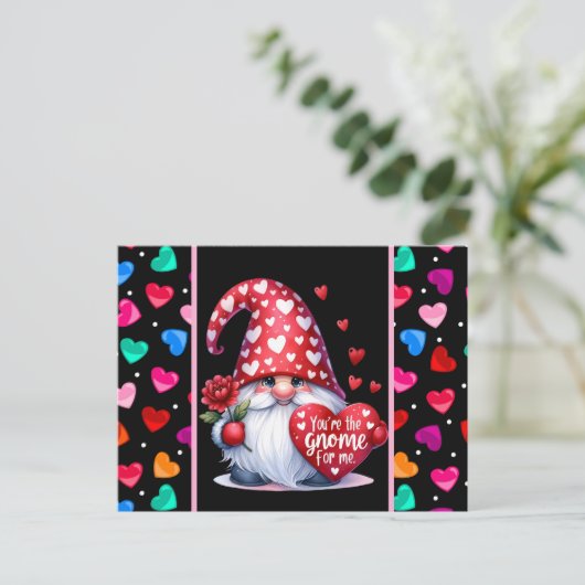 Valentine Heartfelt Gnome Postkarte (Stehend Vorderseite)