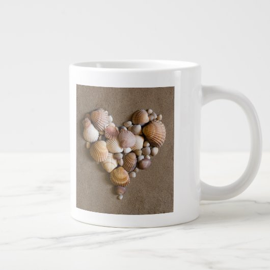 Valentine-Herz gemacht mit Muscheln Jumbo-Tasse (Rechts)