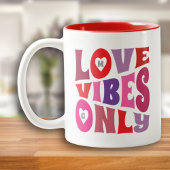 Valentine Liebe Vibes Only Red Pink Monogram Retro Zweifarbige Tasse