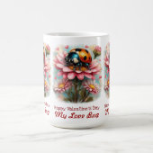 Valentine Love Bug on Blossoms Rose Kaffeetasse (Mittel)