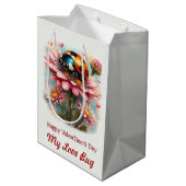  Valentine Love Bug on Blossoms Rose Mittlere Geschenktüte (Rückseite Schrägansicht)