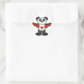 Valentine Panda Bear Holding String of Red Hearts Runder Aufkleber (Tasche)