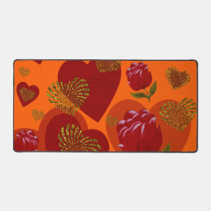 Valentine Red Gold Herz auf fluoreszierender Orang Schreibtischunterlage