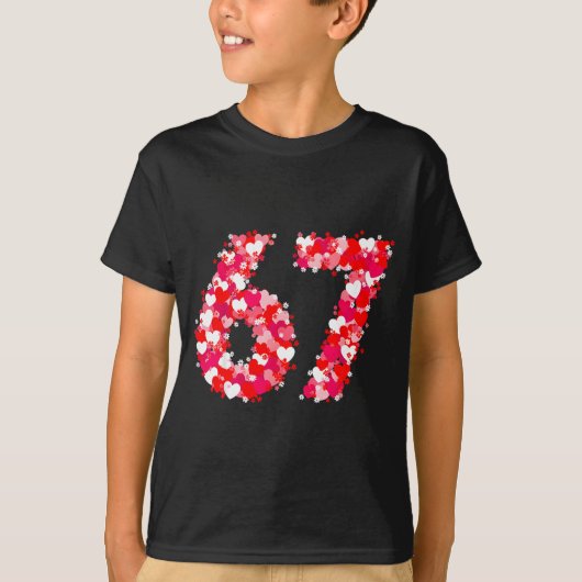 Valentine’s Day 67 Meme With Hearts Funny Six Seve T-Shirt (Vorderseite)