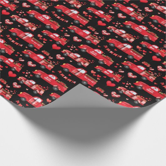 Valentine Trucks auf schwarz Geschenkpapier (Ecke)