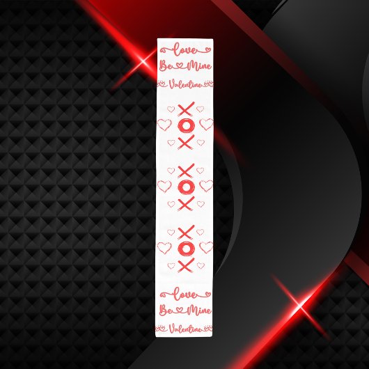 Valentine XOXO mit Herz in Rot | Kurzer Tischläufer