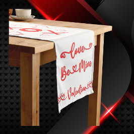 Valentine XOXO mit Herz in Rot | Mittelgroßer Tischläufer