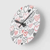 Valentinegekritzelherzen rot und schwarzer Hipster Runde Wanduhr (Winkel)