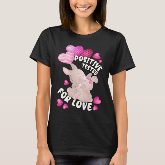 Valentine's day for couples bunnies with heart bal T-Shirt (Vorderseite)