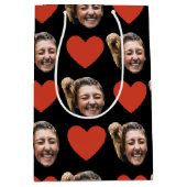 Valentines Day Funny Custom Face Photo Love Heart  Mittlere Geschenktüte (Vorderseite)