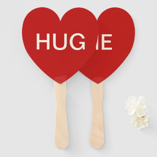 VALENTINE'S DAY HUG ME RED HEART SHAPED PADDLE FAN FÄCHER (Vorne und Hinten)