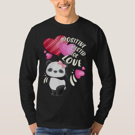 Valentine's day panda bear with hearts T-Shirt (Vorderseite)