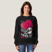 Valentine's day panda with heart sweatshirt (Vorne ganz)