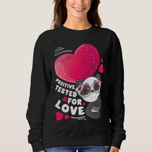 Valentine's day panda with heart sweatshirt (Vorderseite)