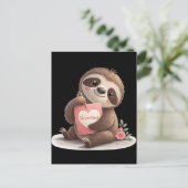 Valentine's Day Sloth Feiertagspostkarte (Stehend Vorderseite)