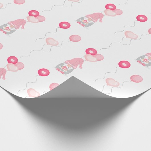 Valentines Gnome Holding Balloons Geschenkpapier (Ecke)