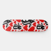 Valentinins rosa Skunk Herz Illustration Muster Skateboard (Horizontal)