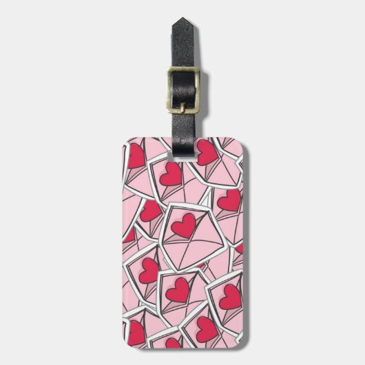 Valentinisches Herz über Umschläge Gepäckanhänger (Vorderseite vertikal)