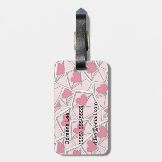 Valentinisches Herz über Umschläge Gepäckanhänger (Rückseite vertikal)