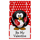 Valentinpinguin mit Schokolade und Rose Kleine Geschenktüte (Vorderseite)