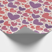 Valentinschattierungen des lila roten Herzmusters Geschenkpapier (Ecke)