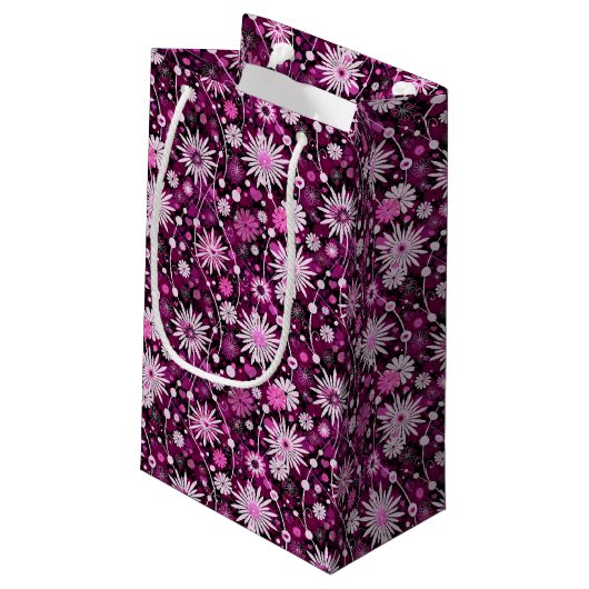 Valentinsgruß-Blumenmuster Kleine Geschenktüte (Rückseite Schrägansicht)