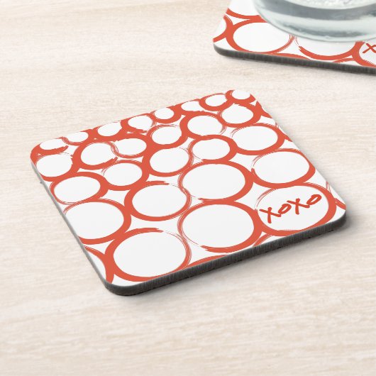 Valentinsgruß gemaltes XOXO Untersetzer (Linke Seite)