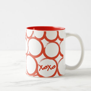 Valentinsgruß gemaltes XOXO Zweifarbige Tasse