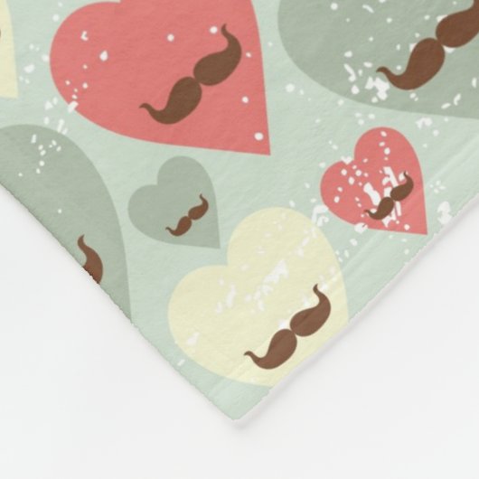 Valentinsgrußmuster mit Herzen und dem Schnurrbart Fleecedecke (Ecke)