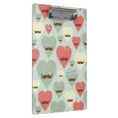 Valentinsgrußmuster mit Herzen und dem Schnurrbart Klemmbrett (Rechts)
