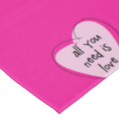 Valentinstag Alles, was Sie brauchen, ist LIEBE Tischdecke (Schrägansicht)