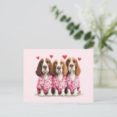 Valentinstag Basset Hound Hunde Feiertagspostkarte (Stehend Vorderseite)