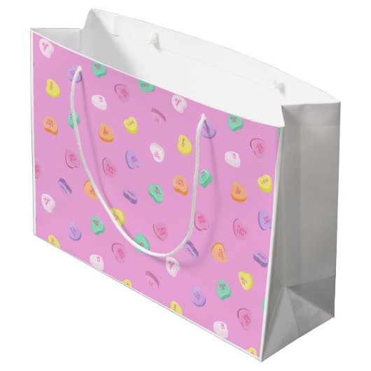Valentinstag Candy Hearts Pattern Große Geschenktüte (Rückseite Schrägansicht)